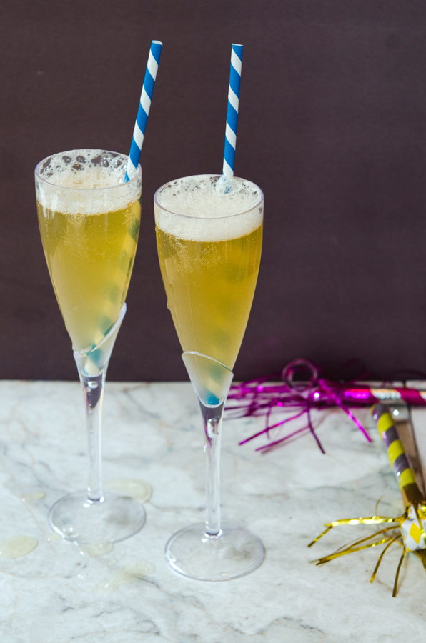 Ginger Fizz Cocktail // So...Let's Hang Out