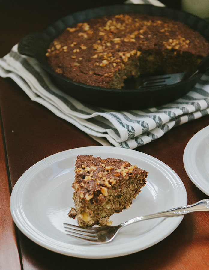 Grain-Free Banana Walnut Cake | soletshangout.com