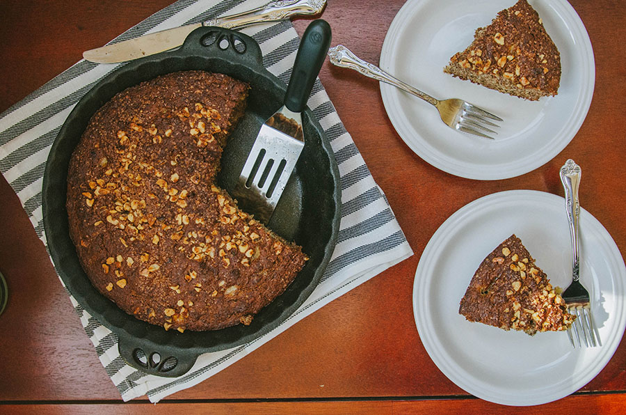 Grain-Free Banana Walnut Cake | soletshangout.com