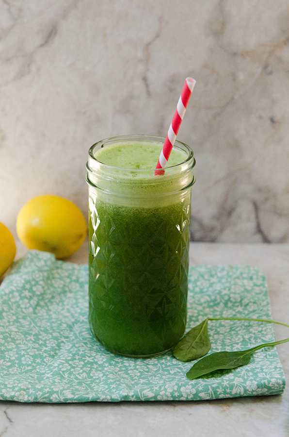 Green Spinach Lemonade // soletshangout.com