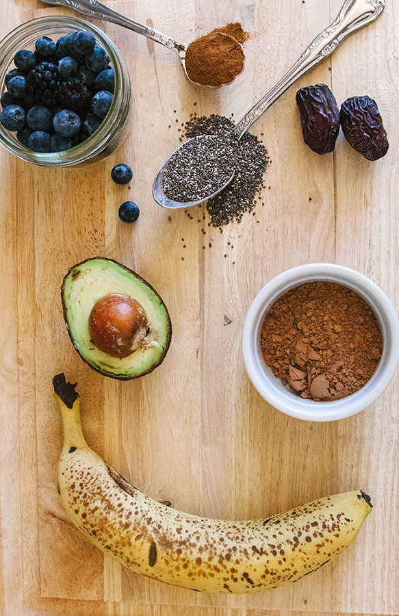 Choco-Berry Superfood Smoothie + Talking about the #Whole30 