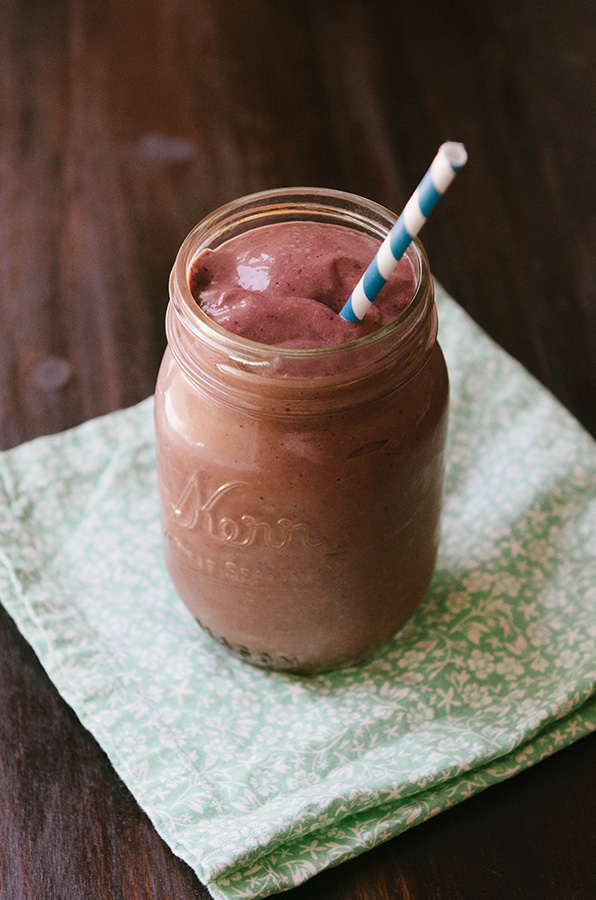 Choco-Berry Superfood Smoothie + Talking about the #Whole30 