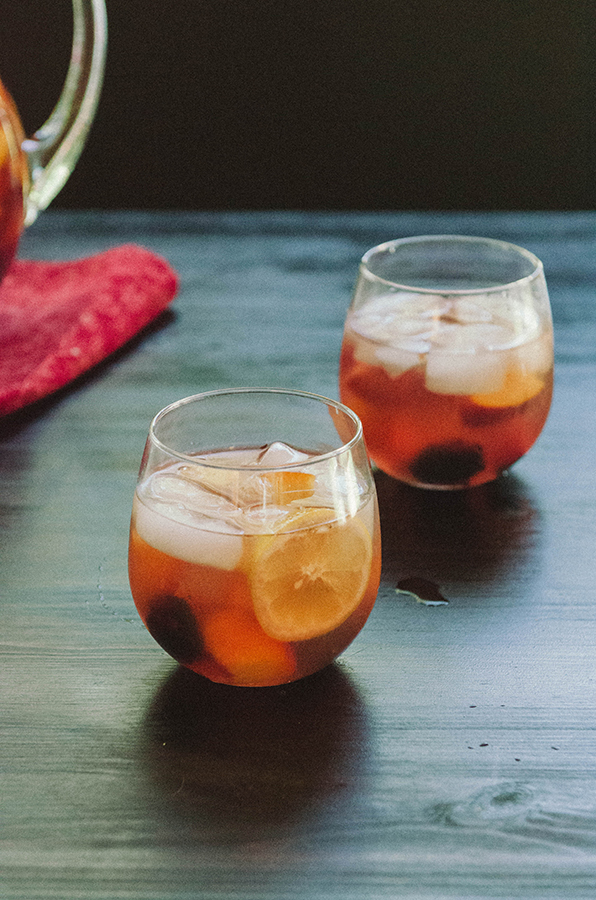 Stone Fruit, Sweet Tea & Blackberry Sangria | soletshangout.com  #summer #sangria #cocktails