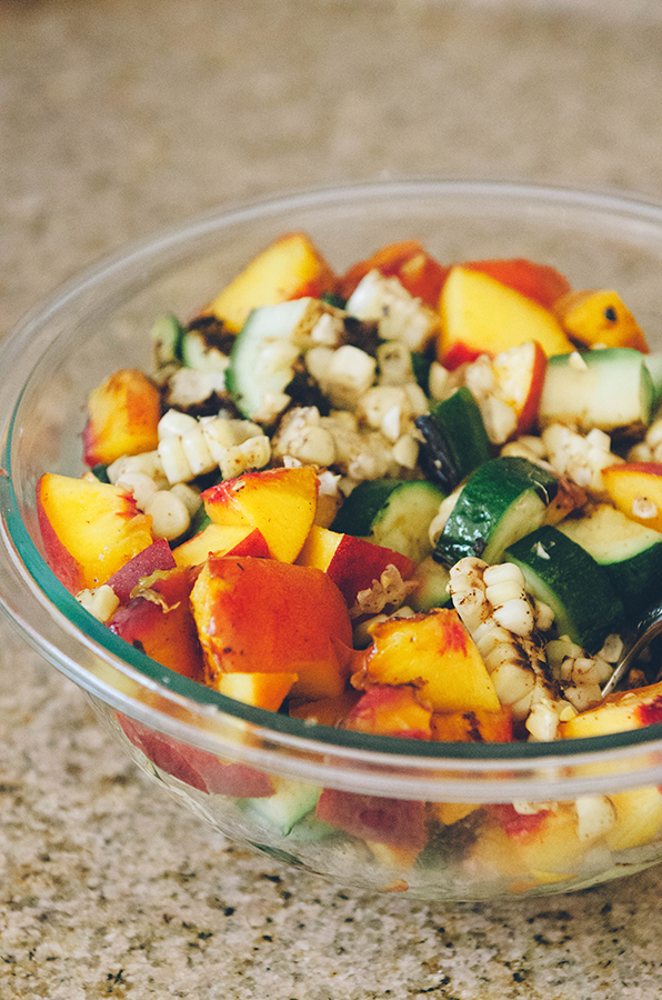 Taco Bowls with Grilled Corn Zucchini + Peach Salsa {with #vegetarian option} #glutenfree #realfood #cleaneating 