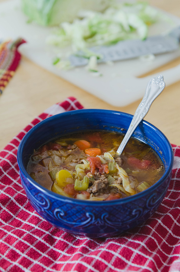 Rustic Beef, Tomato & Cabbage Stew by @SoLetsHangOut // www.soletshangout.com #paleo #glutenfree #soup #stew #bonebroth #rustic #beef #cabbage #tomatoes #fall #winter 
