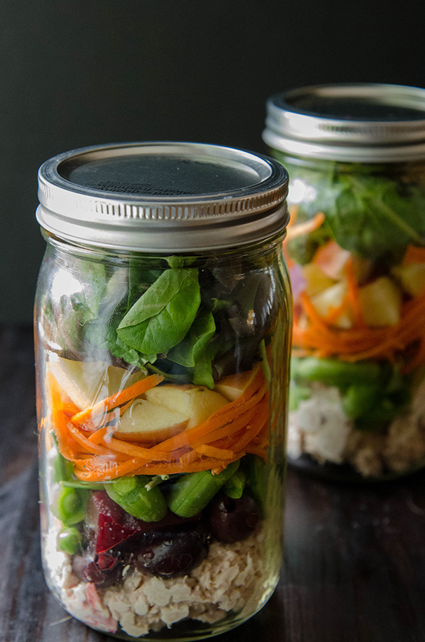 How to Make a Week of Mason Jar Salads