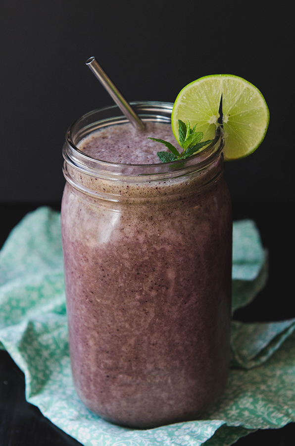 Berry, Lime & Spearmint Tea Smoothie  by @SoLetsHangOut // #smoothie #glutenfree #berry #lime #spearmint #tea #refreshing #drink #healthy #paleo