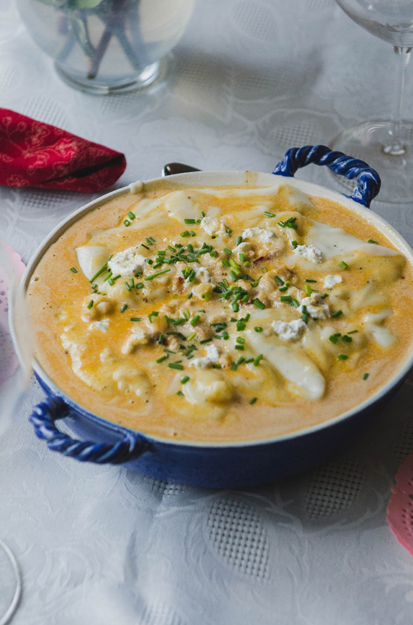 Creamy Goat Cheese & Lobster Mashed Potatoes by @SoLetsHangOut // #valentinesday #lobster #mashedpotatoes #goatcheese #comfortfood #glutenfree #primal