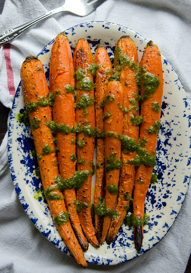 Ghee Roasted Carrots With Mint Basil Sauce by @SoLetsHangOut // #glutenfree #paleo #whole30 #vegetarian #carrots #roasted #mint #basil #healthy