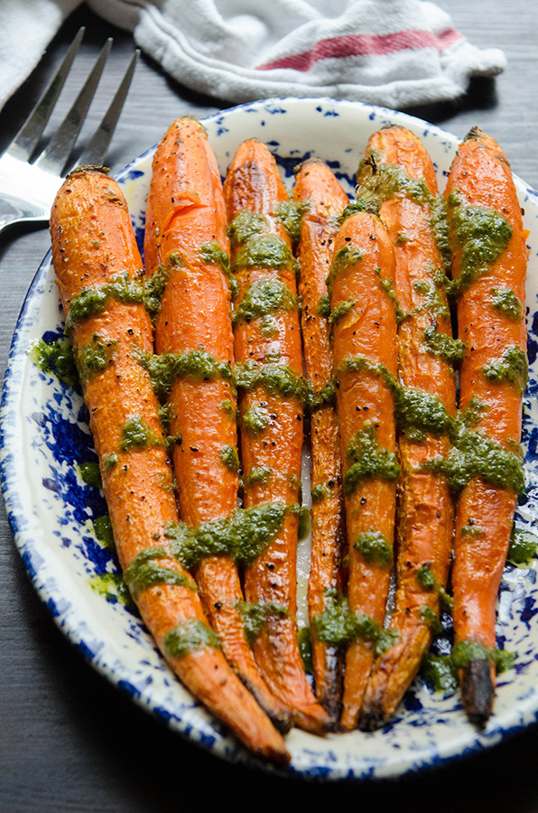 Ghee Roasted Carrots With Mint Basil Sauce by @SoLetsHangOut // #glutenfree #paleo #whole30 #vegetarian #carrots #roasted #mint #basil #healthy