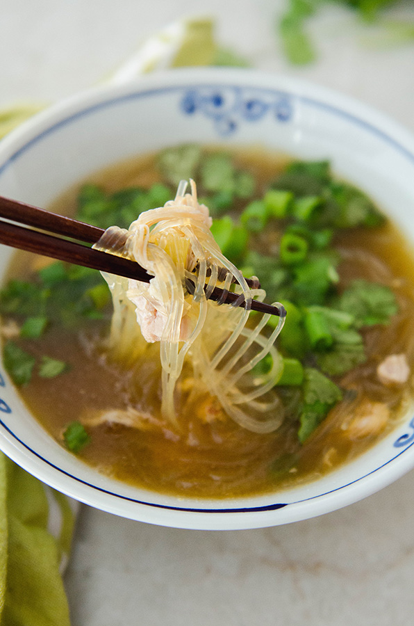 Instant Pot Chicken Ginger Noodle Soup // by @Soletshangout #paleo #glutenfree #primal #soup #chicken #kelpnoodles #healthy #healing #wellness #ginger