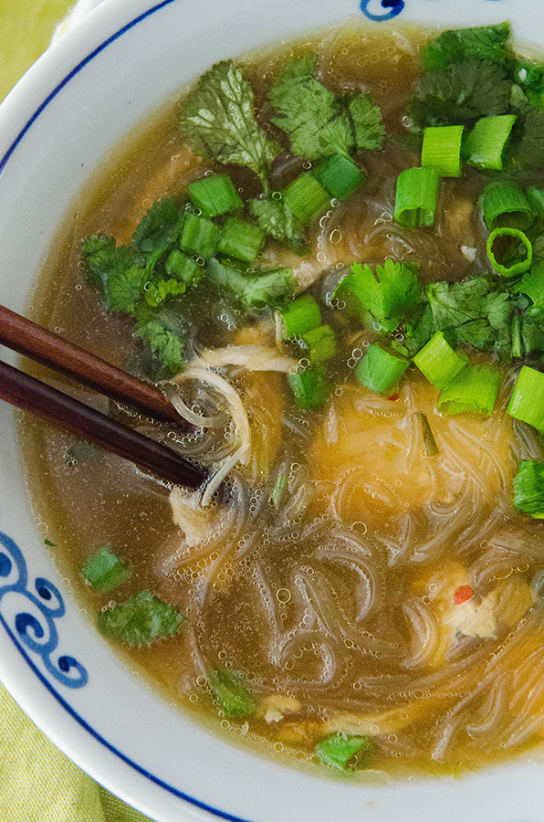 Instant Pot Chicken Ginger Noodle Soup // by @Soletshangout #paleo #glutenfree #primal #soup #chicken #kelpnoodles #healthy #healing #wellness #ginger