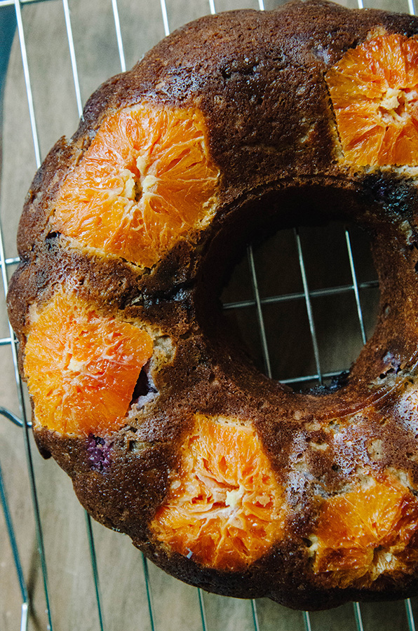 Grain-Free Banana Blueberry Bunt Cake with Oranges by @SoLetsHangOut // #paleo #primal #glutenfree #grainfree #buntcake #banana #blutberry #orange #breakfast