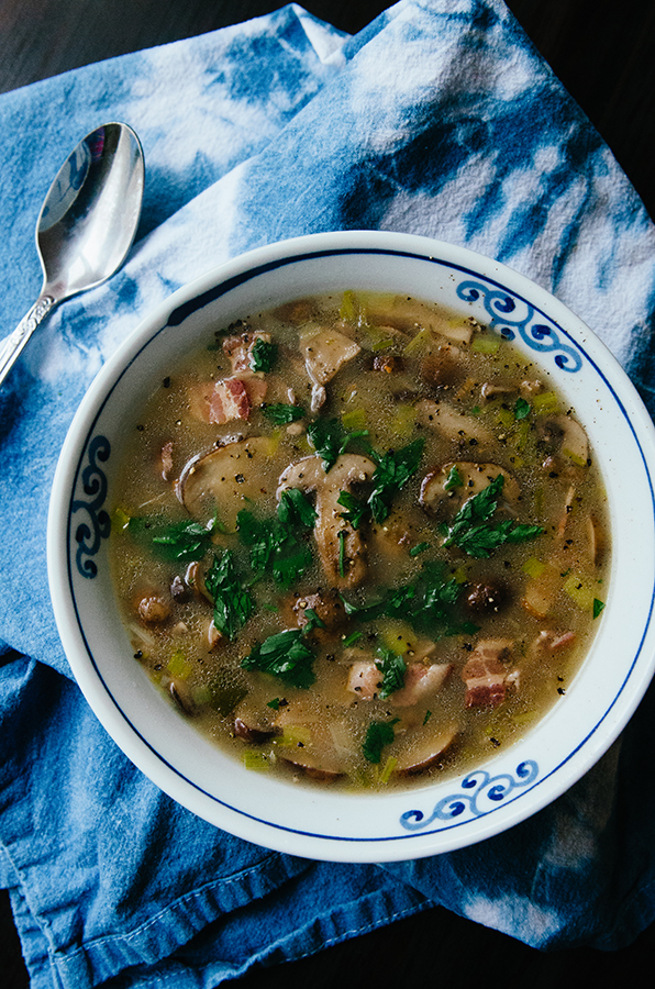 Creamy Mushroom, Bacon & Leek Soup by @SoLetsHangOut // #glutenfree #paleo #soup #mushroom #bacon #leek #creamy #whole30 #primal 