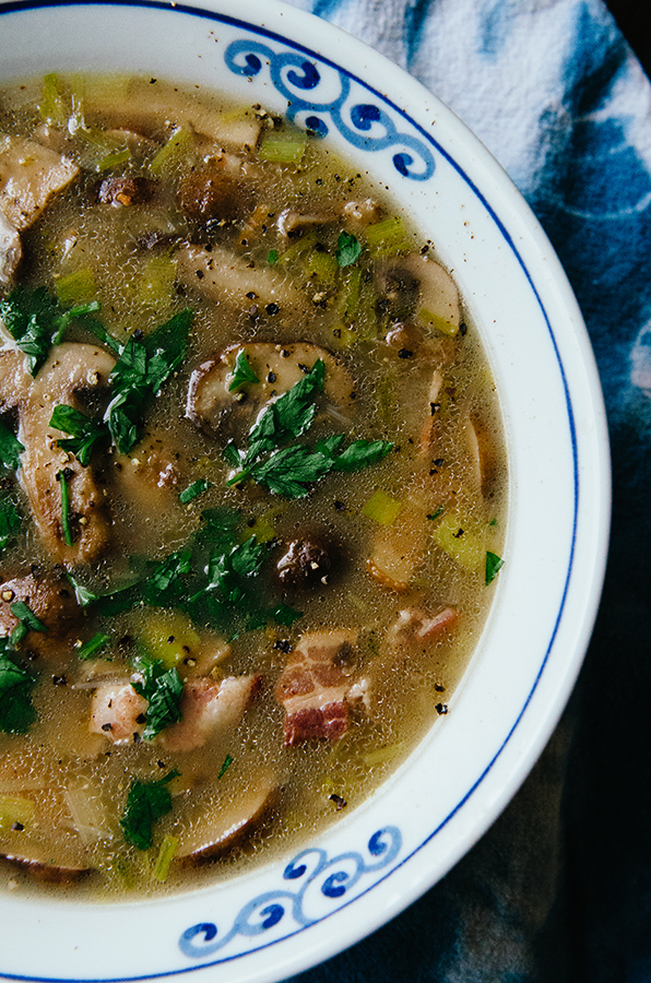 Creamy Mushroom, Bacon & Leek Soup by @SoLetsHangOut // #glutenfree #paleo #soup #mushroom #bacon #leek #creamy #whole30 #primal 