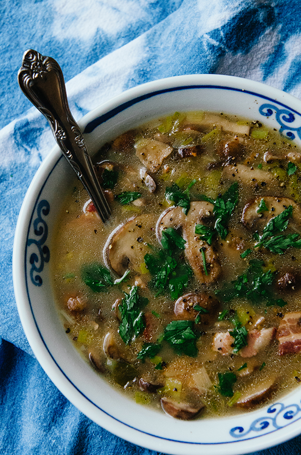 Creamy Mushroom, Bacon & Leek Soup by @SoLetsHangOut // #glutenfree #paleo #soup #mushroom #bacon #leek #creamy #whole30 #primal 